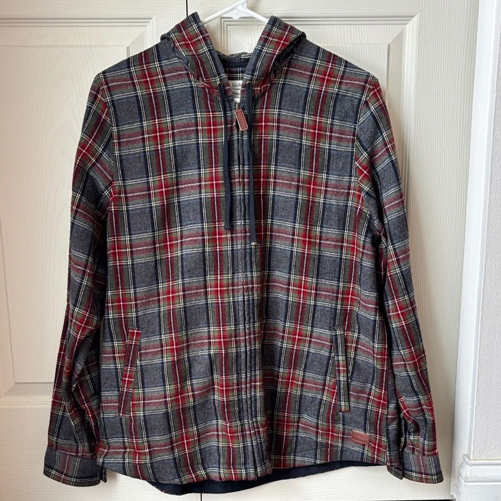 L.L. Bean Plaid flannel Hooded full zip women Jacket sz medium classic Fall EUC